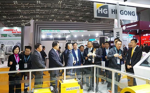 甘肃省天水市常务副市长莅临GOPAY钱包官网意大利CEA展位 甘肃省天水市常务副市长莅临GOPAY钱包官网意大利CEA展位